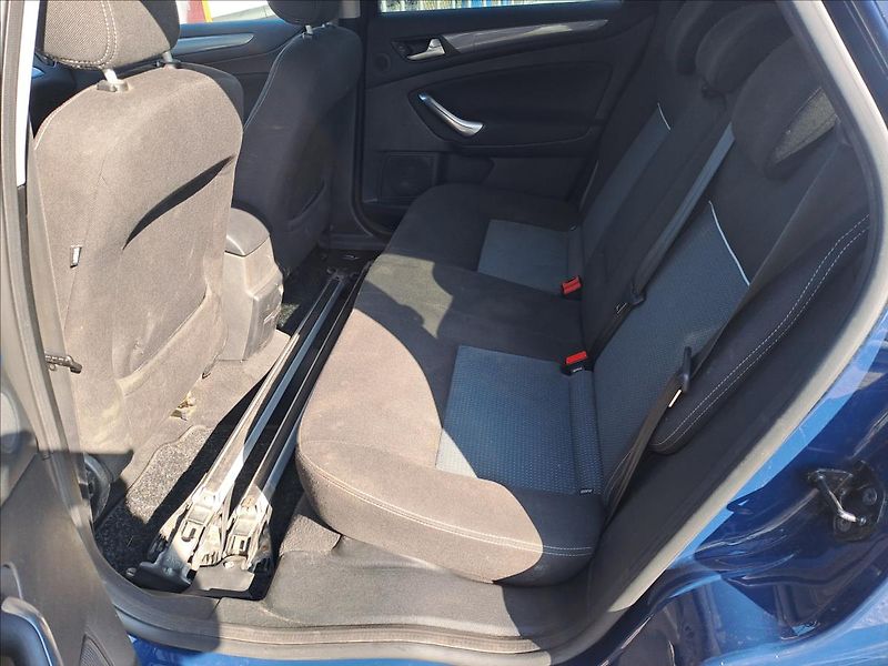 Ford Mondeo 2,0 TDCI - fotka 6 z 15