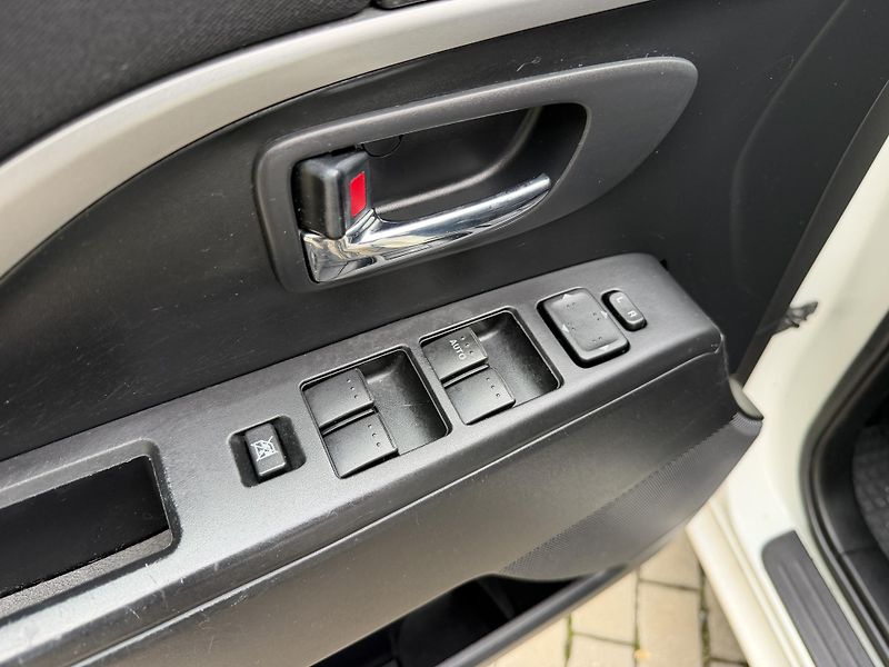 Mazda 5 1.8 Center-Line - fotka 16 z 28