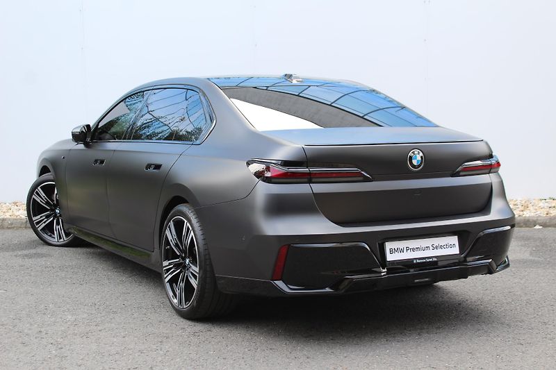 BMW Řada 7 740d xDrive Sedan - fotka 8 z 27