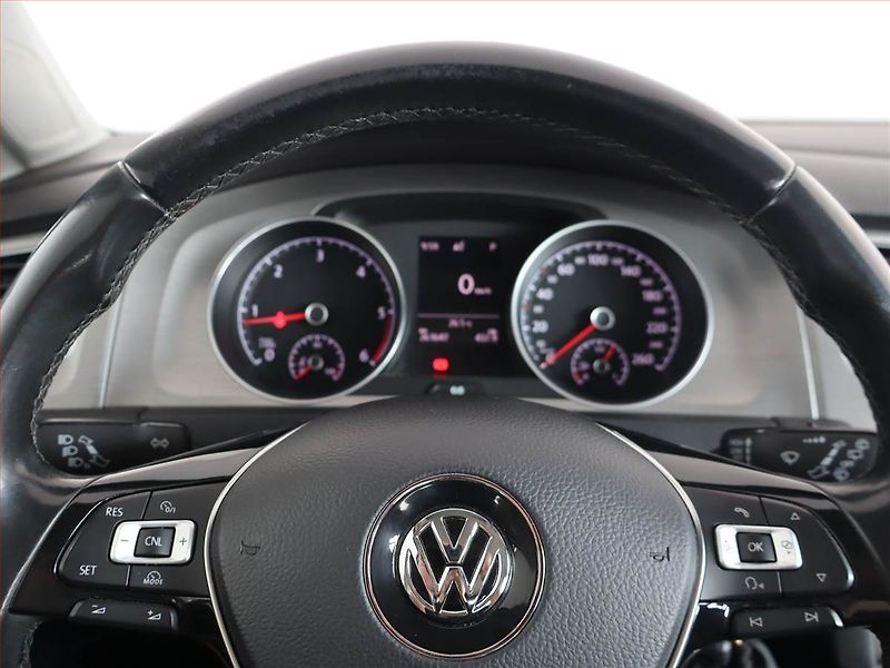 Volkswagen Golf (2016) 1.6 TDI, Automat, Serv.kniha - fotka 16 z 16