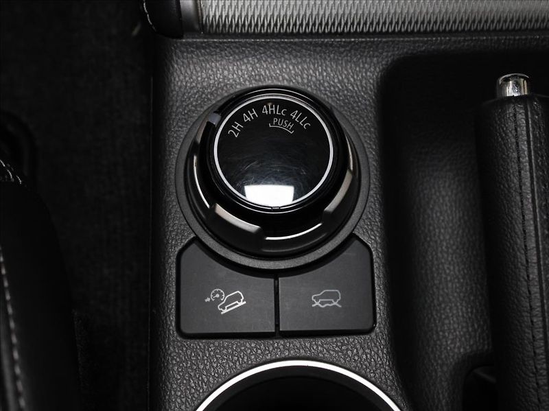 Mitsubishi L200 2,3 DI-D 127kW AT Instyle DPH - fotka 21 z 24