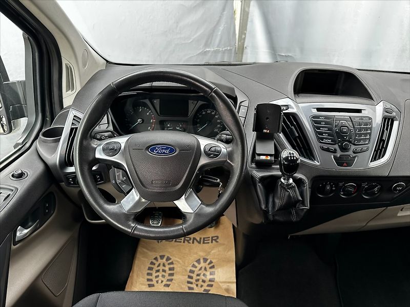 Ford Tourneo Custom 2,0 TDCi 96kW-CZ-DPH-SERVIS!! - fotka 20 z 45