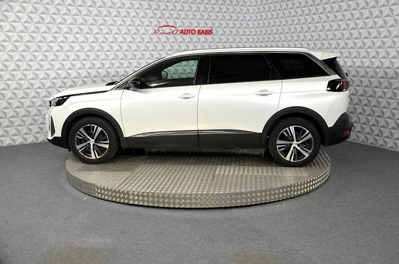 Peugeot 5008 (2023) - fotka 8 z 22