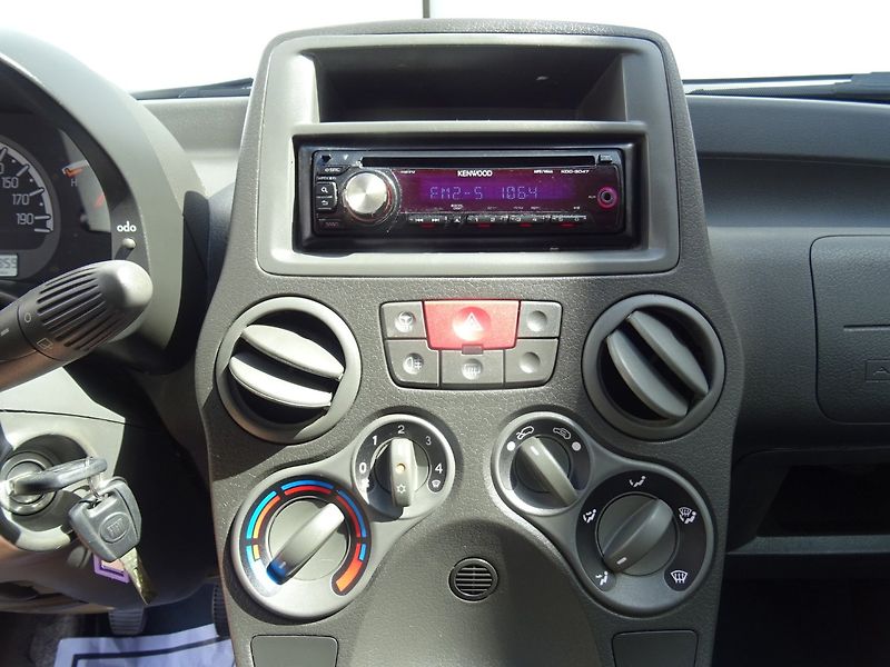 Fiat Panda (2011) 1.2i,51kW,klimatizace - fotka 14 z 21