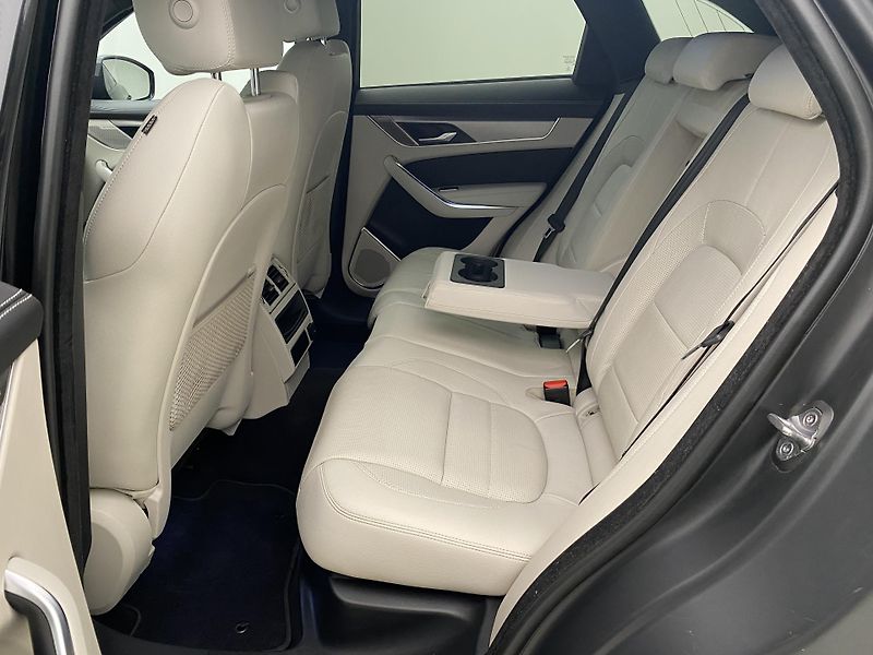 Jaguar F-Pace D165 S AWD AUT CZ - fotka 5 z 44