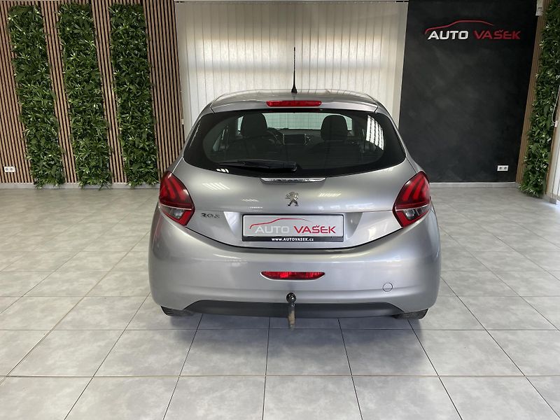 Peugeot 208 1.2 PT ČR 1.MAJ.SERVISKA       - fotka 10 z 25