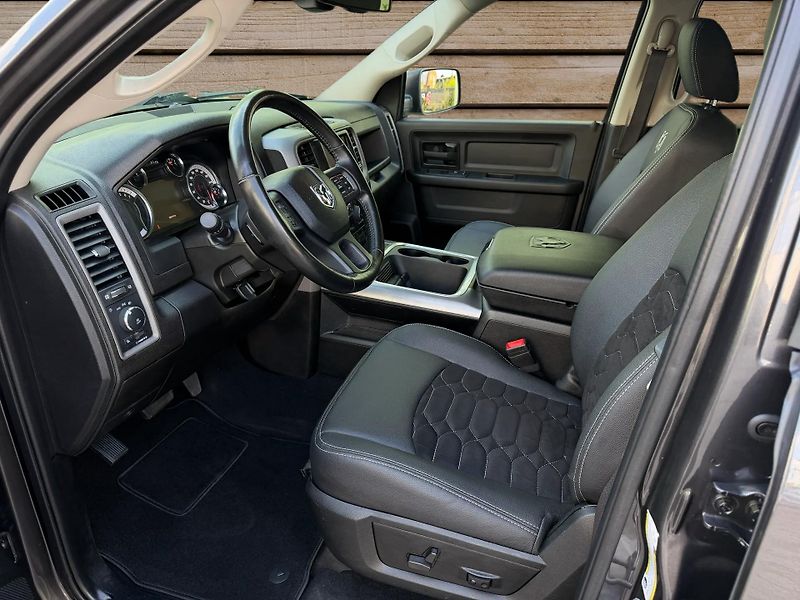 Dodge RAM (2022) +HEMI+CLASSIC+OFFROAD PAKET+ - fotka 13 z 19