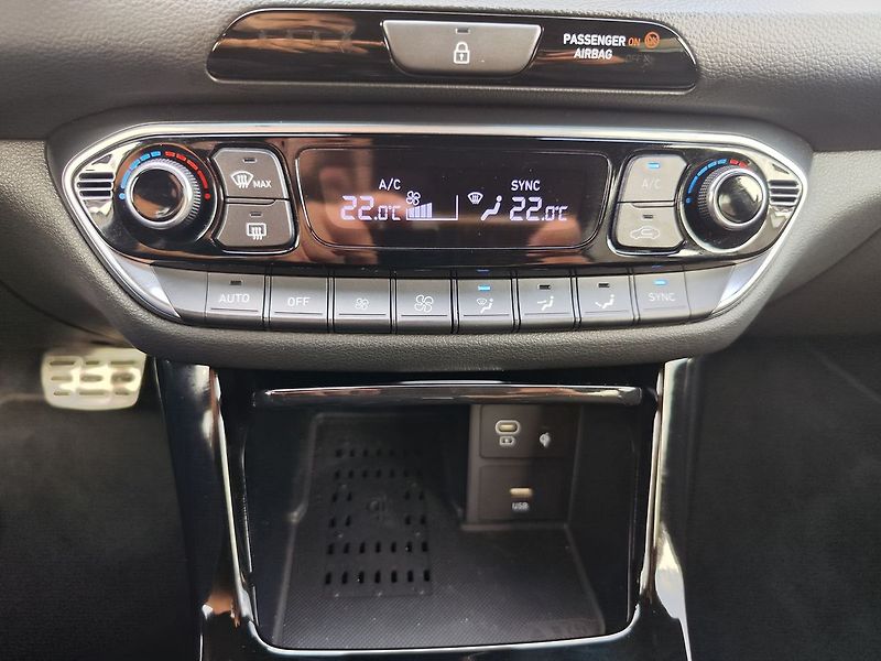Hyundai i30 1.5 T-GDI/103kW N-Line DCT - fotka 22 z 35