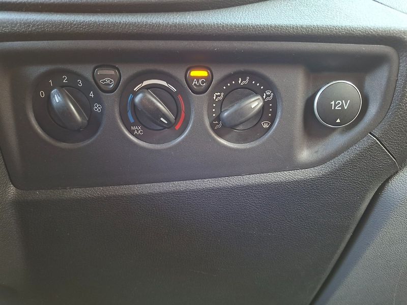 Ford Transit (2017) 2.0TDCI 96kW 4X4 -NEZ.TOPENÍ - fotka 12 z 21