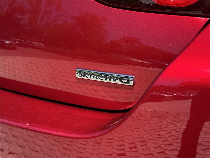 Mazda 3 2,0 Sky-G 110kW Edition 100 AT - fotka 26 z 29