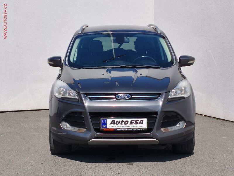 Ford Kuga (2015) 2.0 TDCi, Titanium - fotka 2 z 19