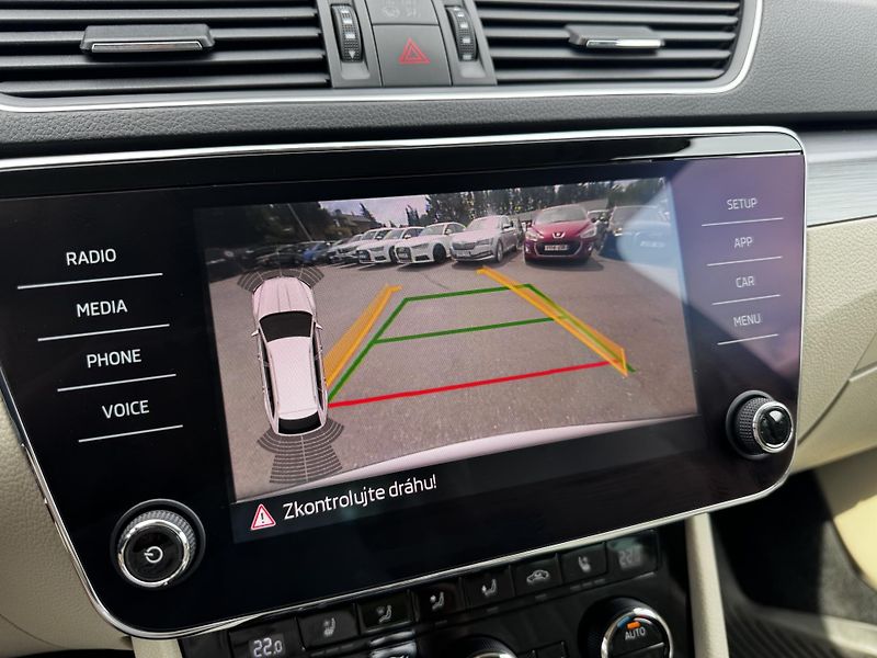 Škoda Superb (2018) Style 2.0 TDI 140 KW 4x4 -CZ- - fotka 19 z 27