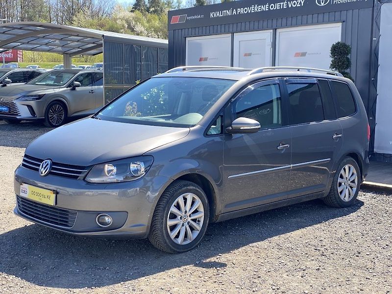 Volkswagen Touran 2.0TDi, Highline, tažné + kola - fotka 3 z 12