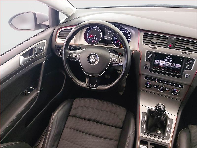 Volkswagen Golf (2016) Comfortline 1.2 TSI, Kůže - fotka 7 z 17