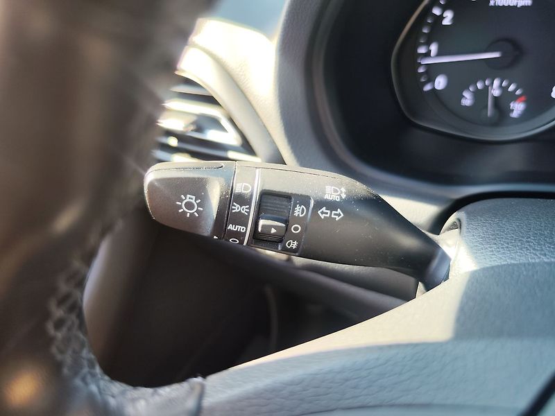 Hyundai i30 1.5 T-GDI/117kW Smart Navi - fotka 28 z 34