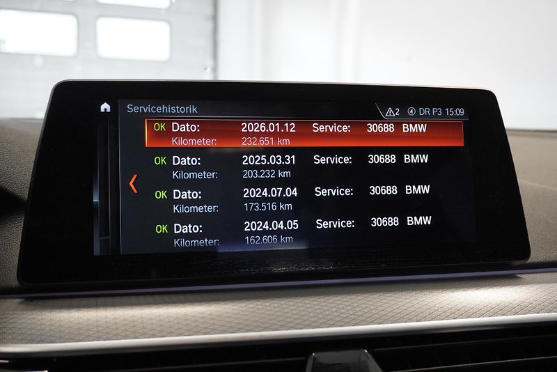 BMW Řada 5 520D TOURING XDRIVE STEPTRONIC - fotka 19 z 29