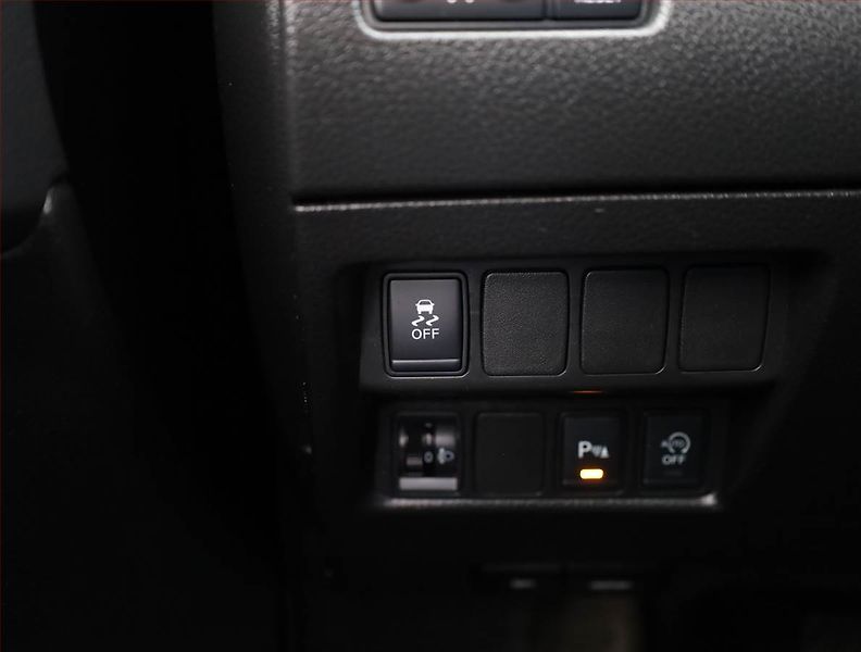Nissan X-Trail (2015) 1.6 dCi, 4X4, Serv.kniha - fotka 17 z 20