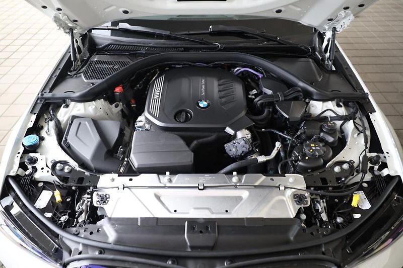 BMW Řada 3 320d xDrive Touring - fotka 9 z 16