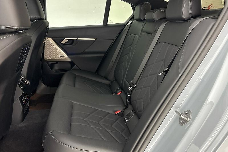 BMW Řada 5 řady 5 | 520d xDrive - fotka 8 z 24