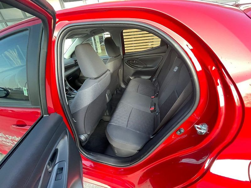 Toyota Yaris 1.5 Hybrid 116HP Style - fotka 22 z 27