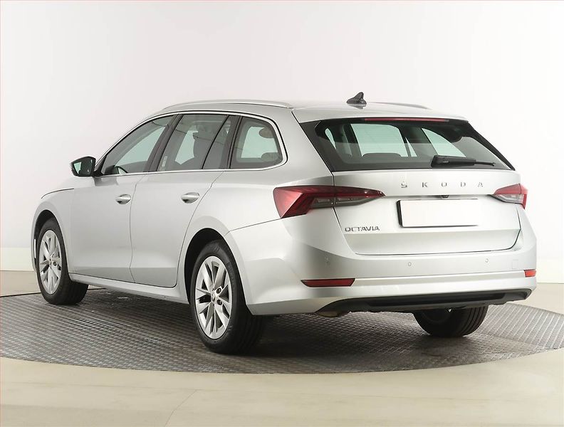 Škoda Octavia (2023) 2.0 TDI, Automat, ČR,1.maj - fotka 4 z 27