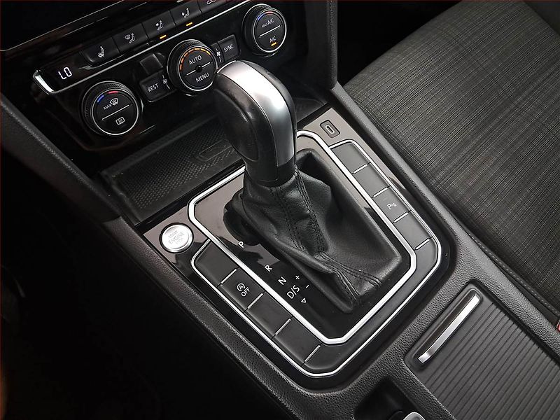 Volkswagen Passat (2020) 2.0 TDI, Automat, Navi - fotka 16 z 20