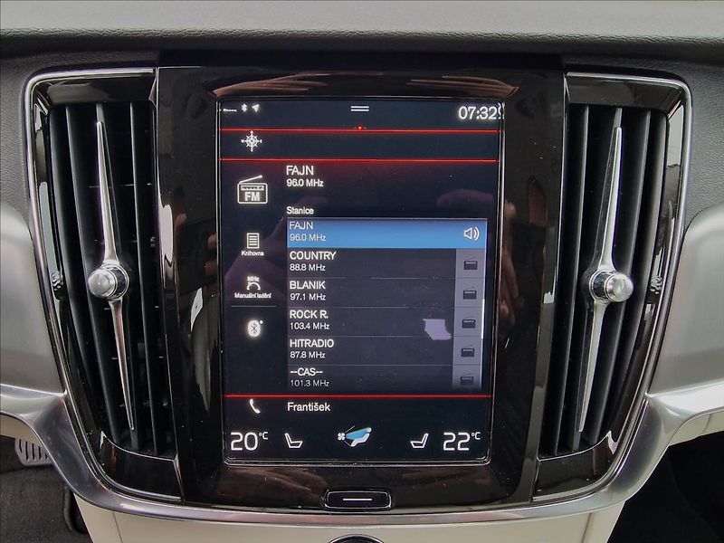 Volvo V90 2.0 D4 Momentum Pro,ČR,1.Maj. - fotka 30 z 50