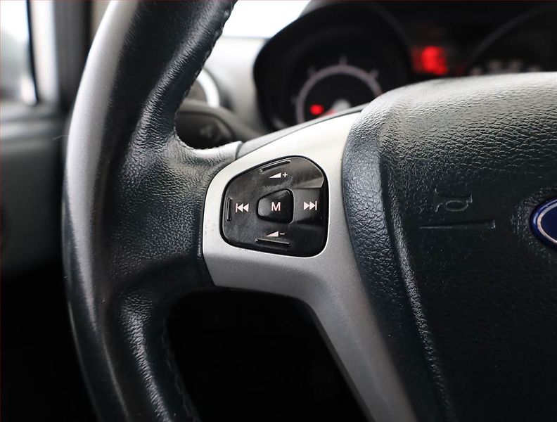 Ford Fiesta (2012) 1.6 TDCi, levný provoz - fotka 8 z 17