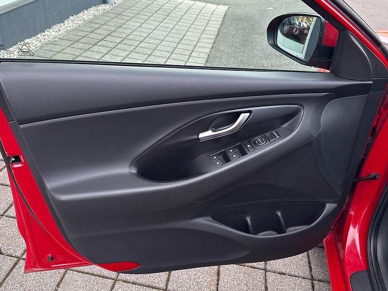Hyundai i30 Family Comfort - fotka 13 z 25