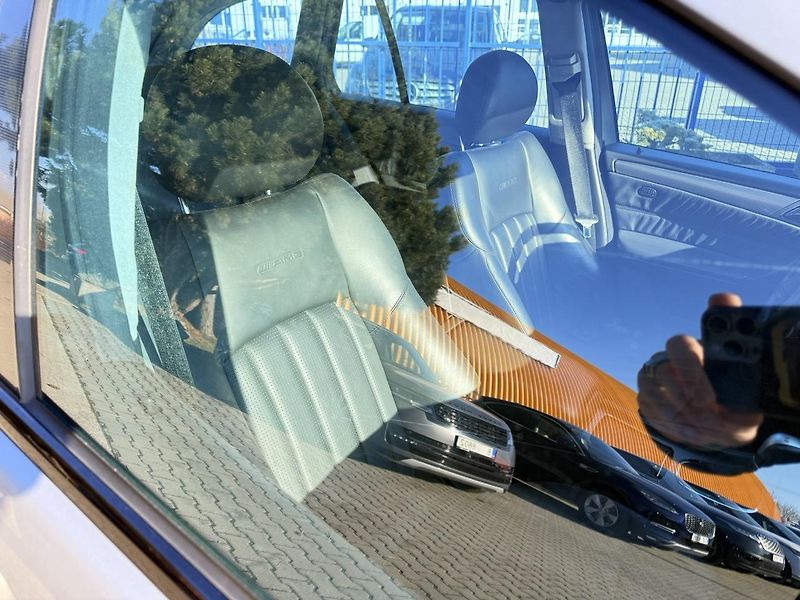 Mercedes-Benz Třídy C (2002) 32 AMG, UNIKÁTNÍ YOUNGTIMER!! - fotka 37 z 45