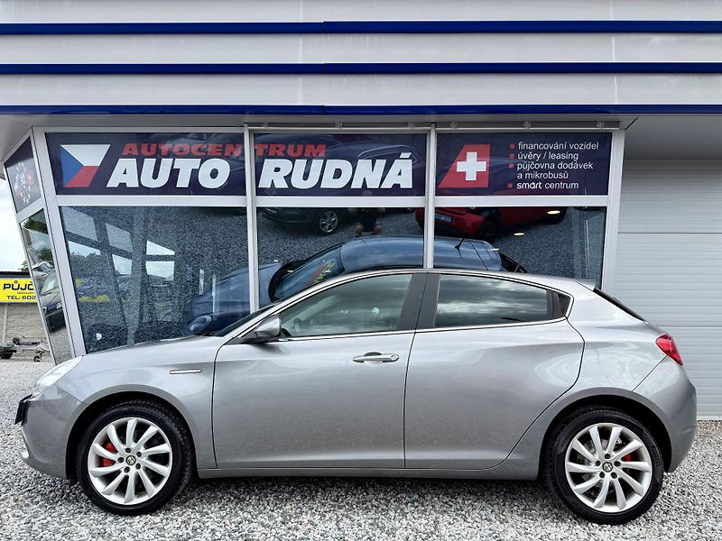 Alfa Romeo Giulietta 1,4 TB 125kW Xenony - fotka 14 z 36