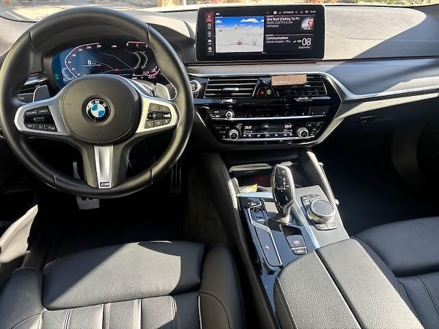 BMW Řada 5 (2021) 530D xDrive  - fotka 7 z 18