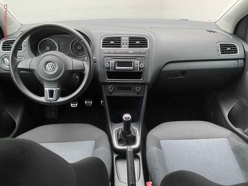Volkswagen Polo (2011) 1.2 HTP, Style, +kola - fotka 8 z 16