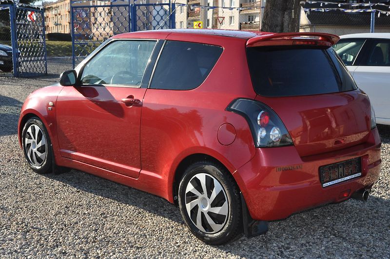 Suzuki Swift 1.3i 68kW - fotka 4 z 16