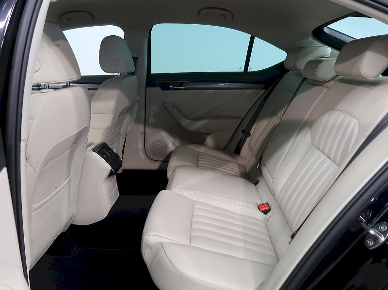 Škoda Superb (2022) STYLE 2.0TDI 147KW 4x4 DSG - fotka 16 z 41