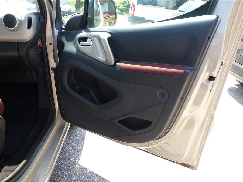 Citroën Berlingo 1,6 HDI  Multispace - fotka 25 z 44