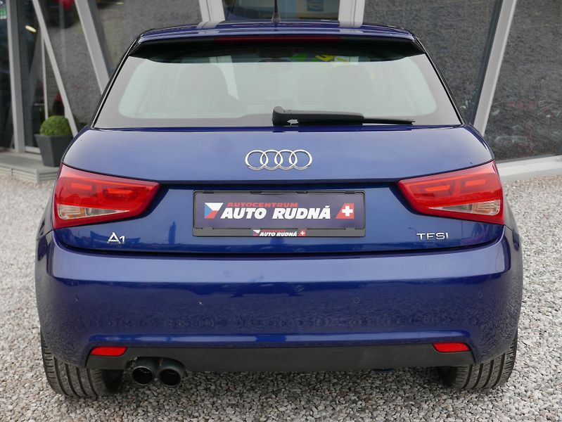 Audi A1 1,4 TFSI S-Line Navi Automat - fotka 10 z 34