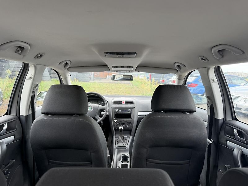 Škoda Octavia 1.6i - fotka 10 z 20