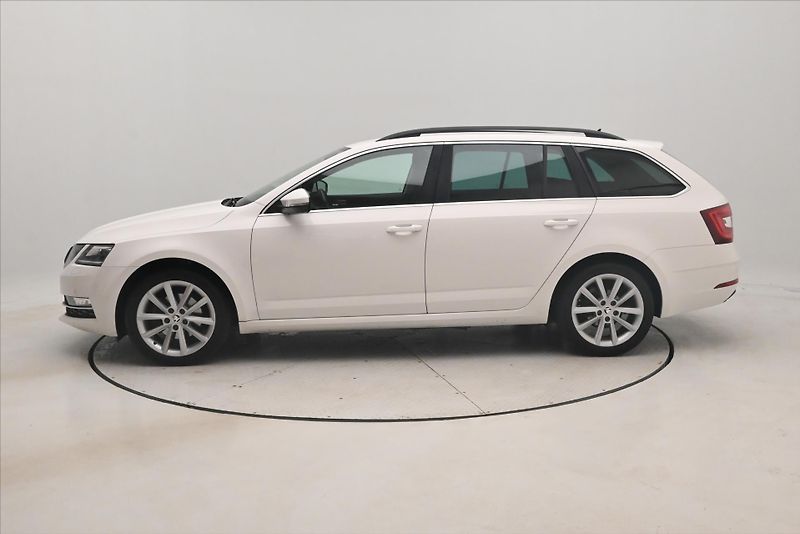 Škoda Octavia 1,5 TSI 110kW Style Tažné Záru - fotka 8 z 29