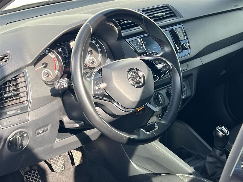 Škoda Fabia 1,0 TSi 70kW AMBITION PLUS  II - fotka 10 z 23