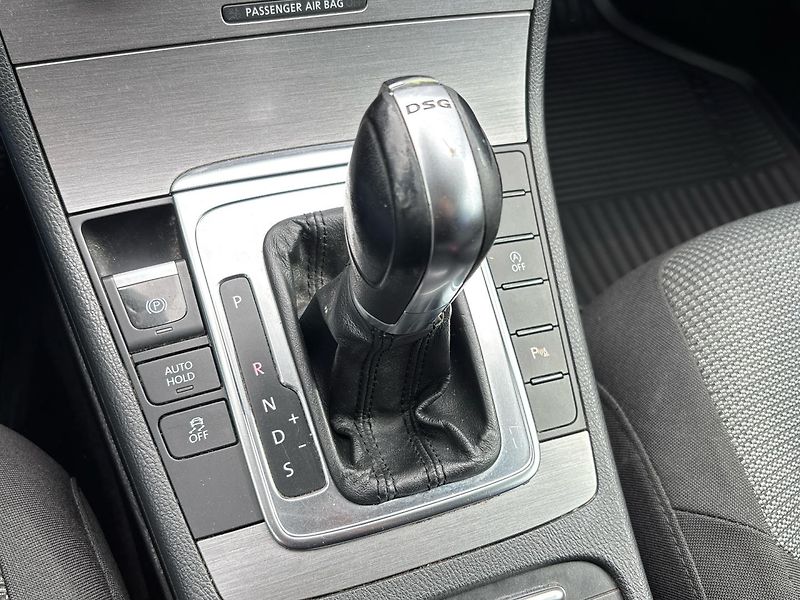 Volkswagen Passat DSG COMFORTLINE - fotka 22 z 26