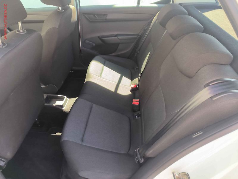 Škoda Fabia (2019) 1.0 MPi, Active, AC - fotka 10 z 16