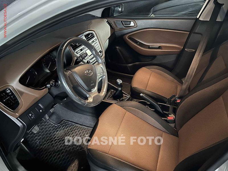 Hyundai i20 (2017) 1.2i, ČR, Klima - fotka 3 z 3