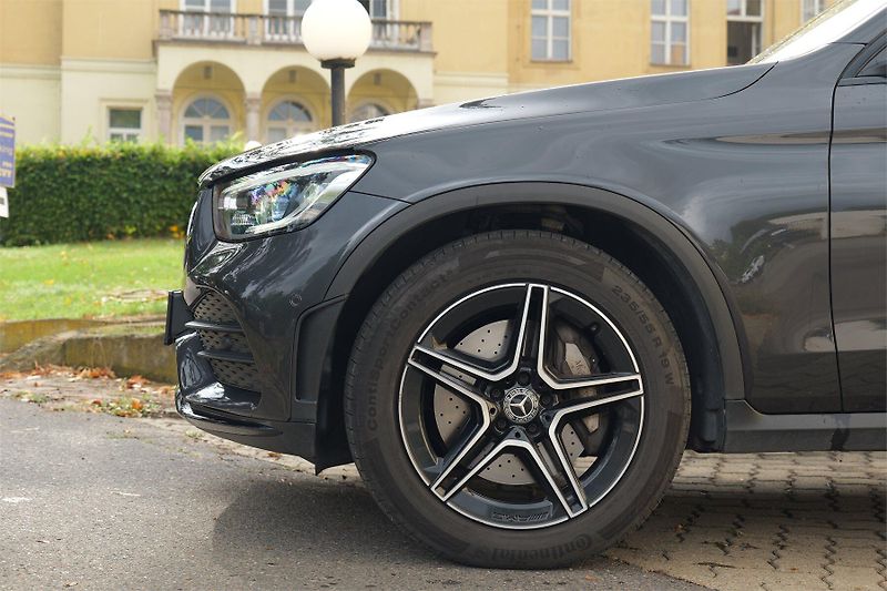 Mercedes-Benz GLC 220d 4M AMG Masáž 360° Webasto - fotka 8 z 32