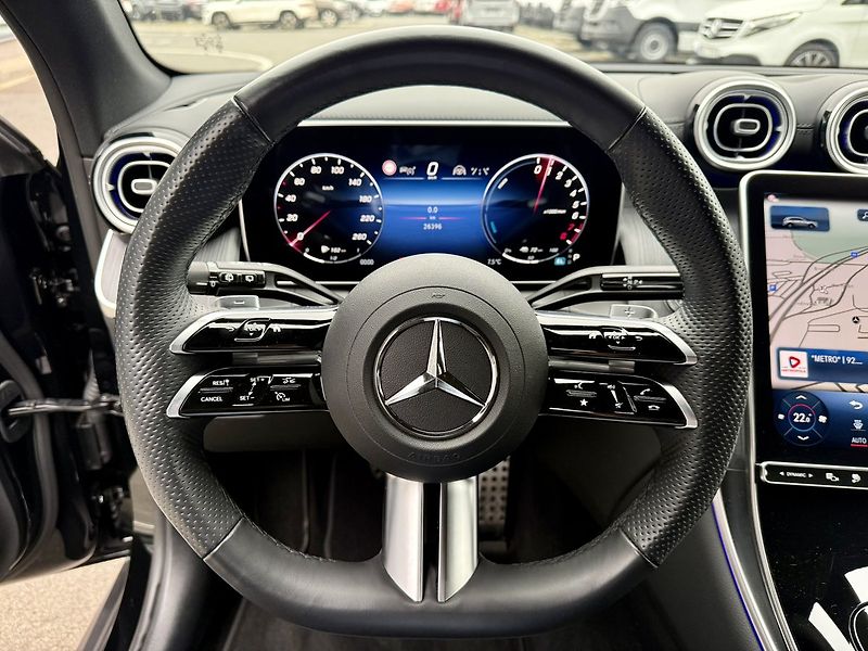 Mercedes-Benz GLC (2023) 300 e 4MATIC SUV - fotka 28 z 48