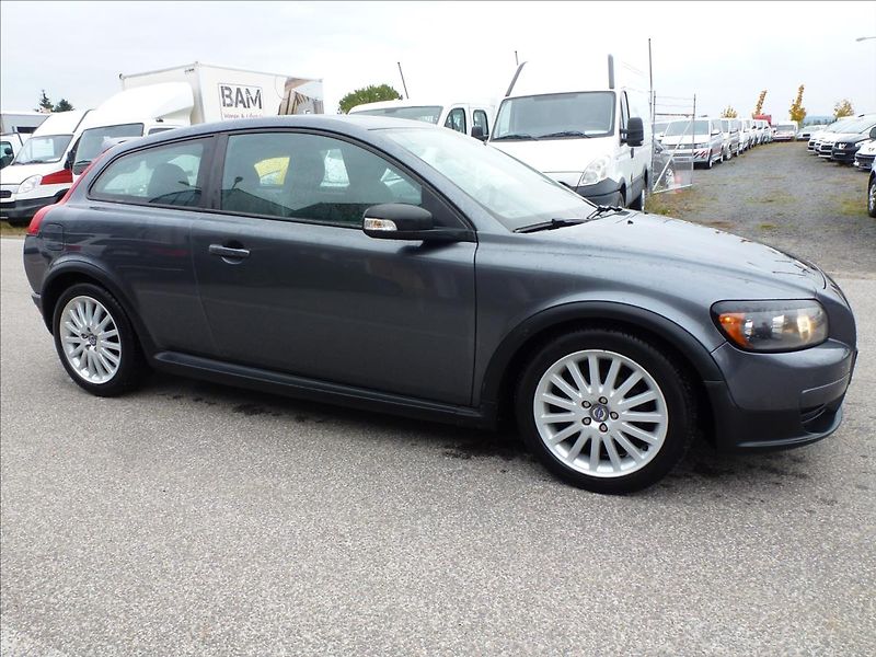Volvo C30 2,0 i 16V Titanium Grey - fotka 7 z 62