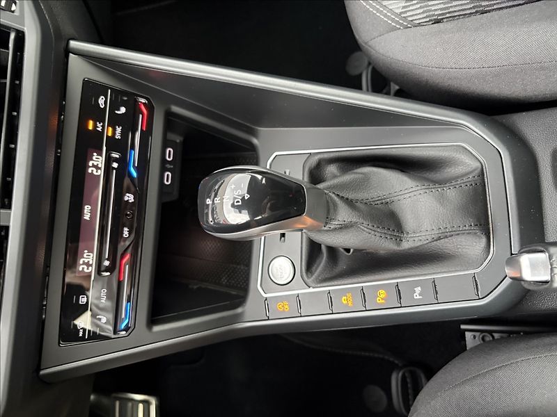 Volkswagen Taigo R- Line 1,0 TSI 81 KW DSG - fotka 22 z 35
