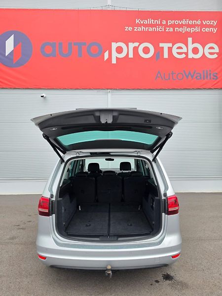 Volkswagen Sharan 2.0TDI DSG 4x4 7-M Webasto TZ - fotka 32 z 33