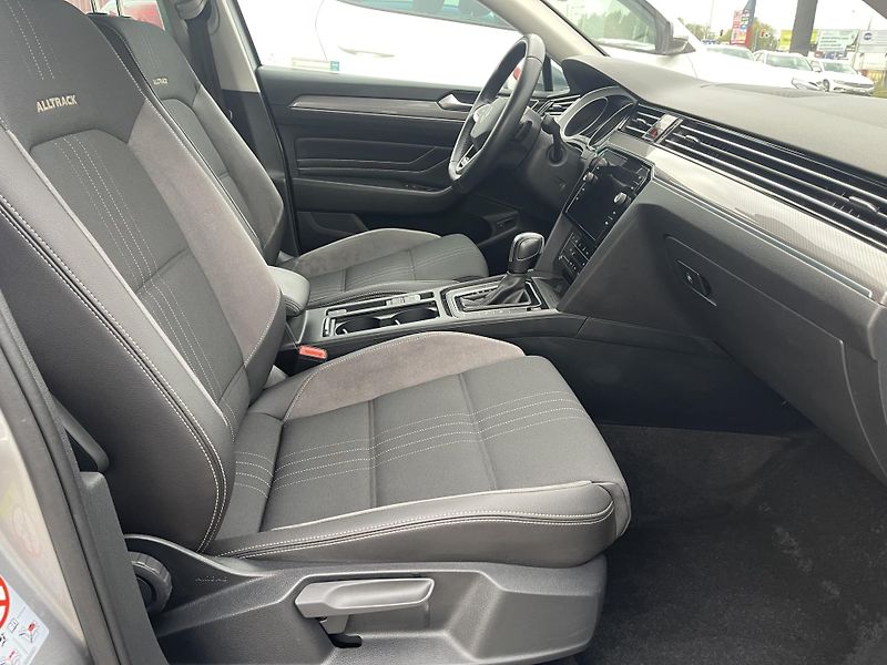 Volkswagen Passat Variant 2.0TDi Alltrack DSG 4x4 DPH ČR - fotka 26 z 42