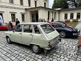 Výstava historických vozidel na technickém nádvoří Paláce Liebieg.